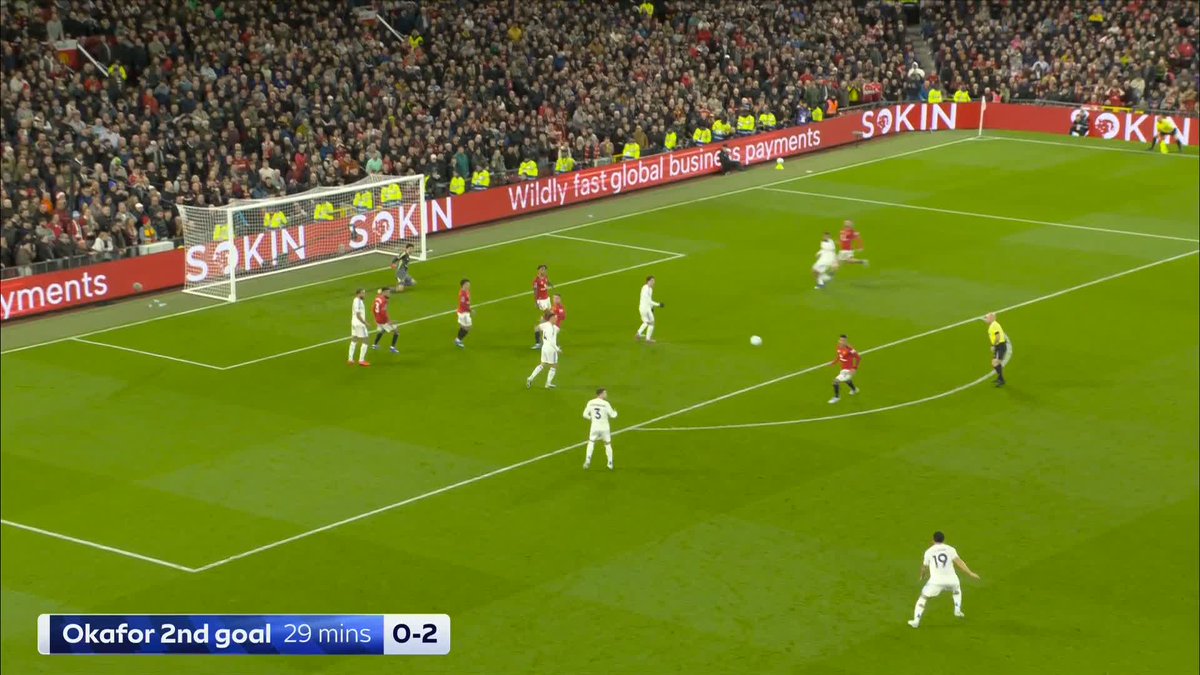 "I can't believe how bad [Man] Utd have been!" Jamie Carragher and Roy Keane share their half-time thoughts as Manchester United trail 2-0 to Leeds 💭