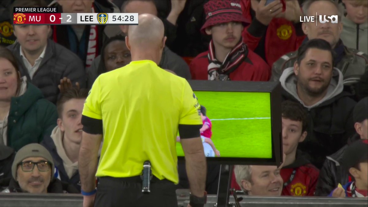 WAS THIS A RED? 🤔 VAR intervenes to send Manchester United's Lisandro Martinez off for pulling Leeds United striker Dominic Calvert-Lewin's hair 😬