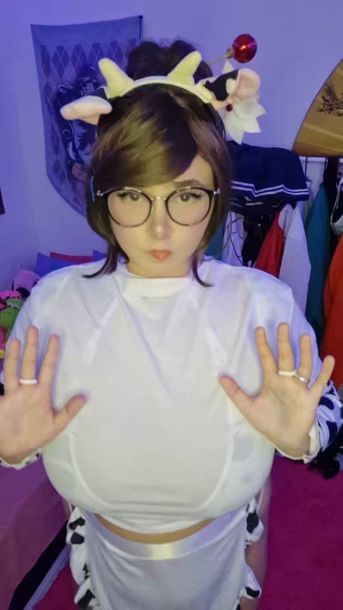 Cow Mei chubby girl