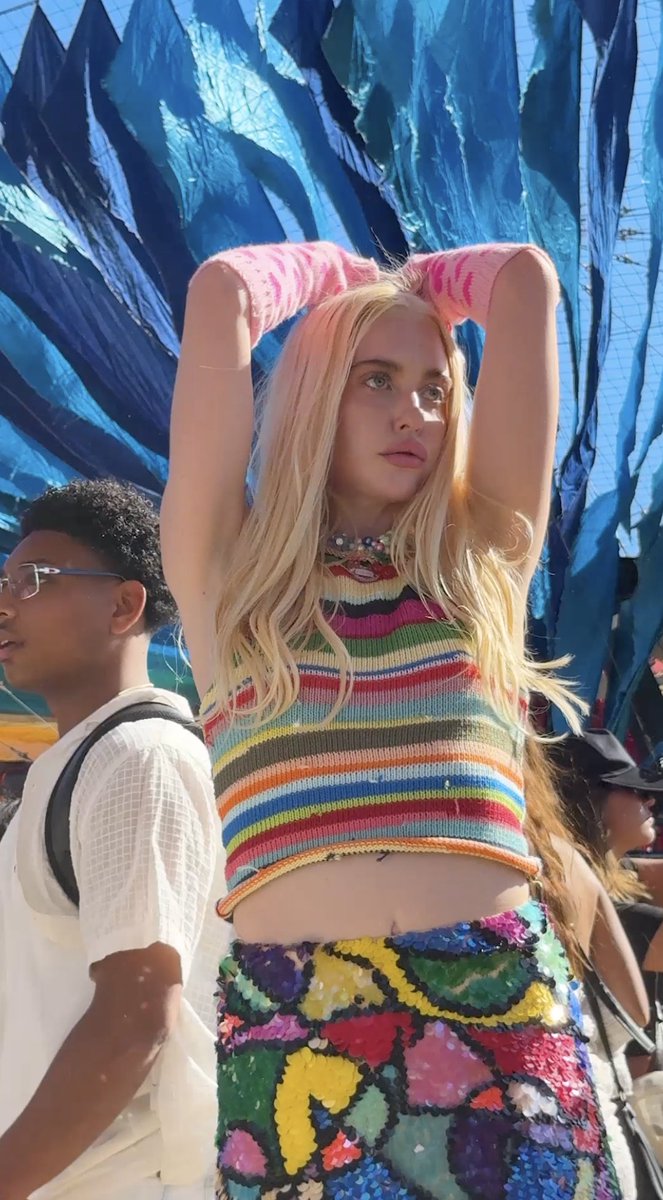Chloe Cherry knows how to Coachella. #Euphoria