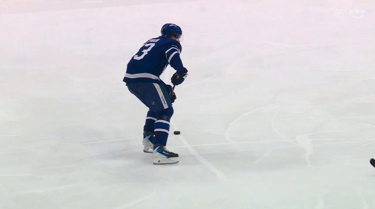 Jake McCabe had a WIDE open net to shoot at but he fired it directly at the goalie's head instead 😭😵‍💫