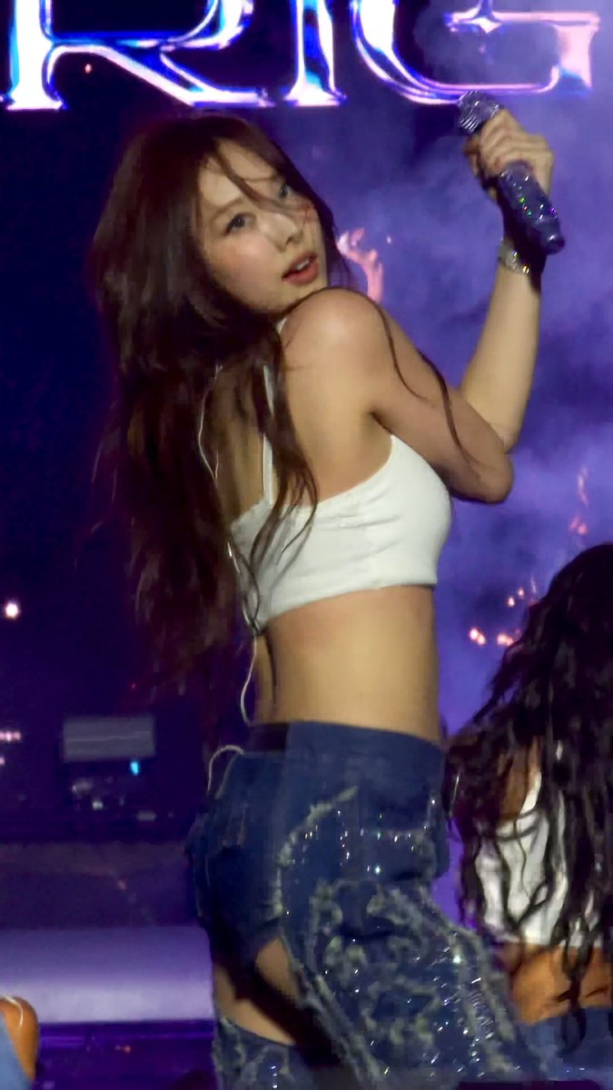 LOLLAPALOOZA NAYEON YOU ARE SO HOT