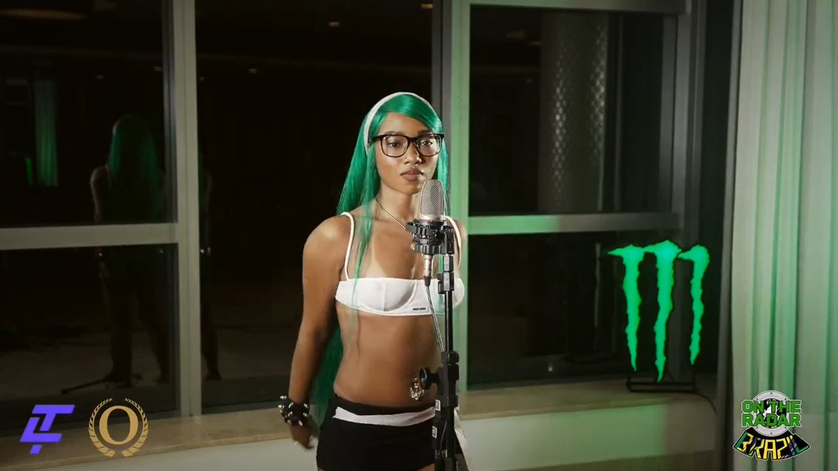 “fui indicada como símbolo sexual,sou uma rockstar isso pra mim é normal”