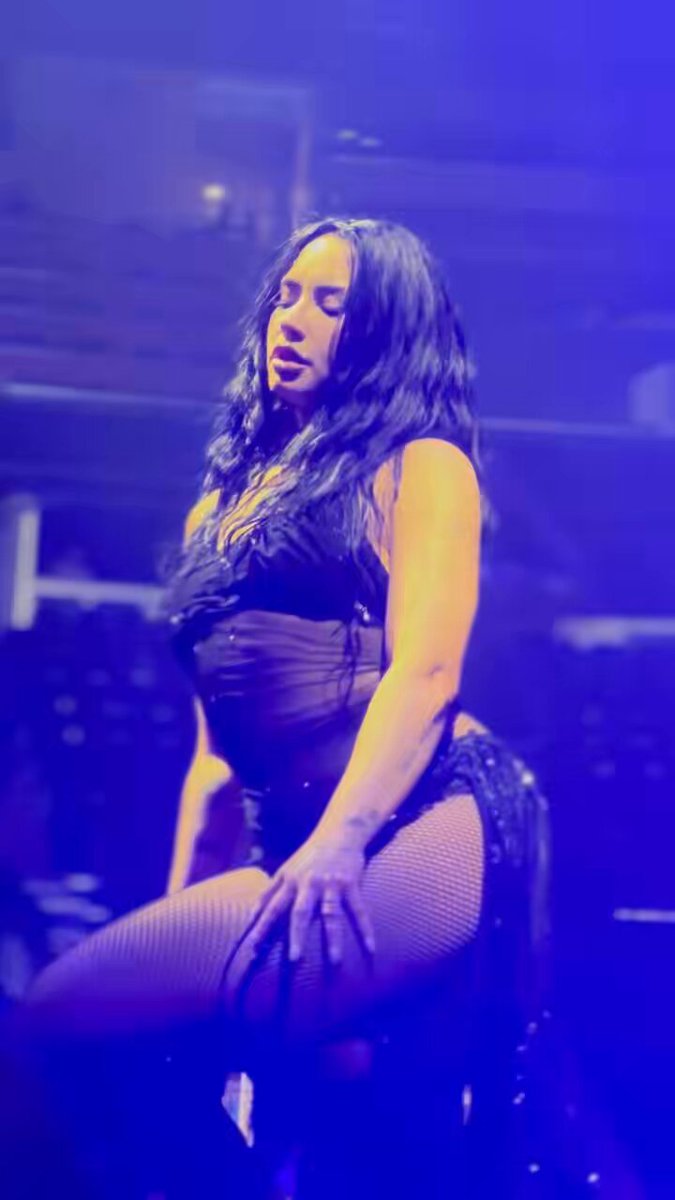 Nossa ela ta com o capeta no corpo