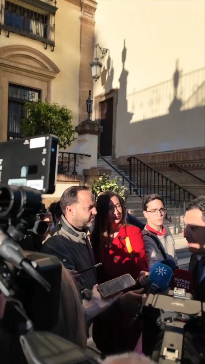 Que nadie se confíe con las encuestas. No hay nada ganado. Son solo la foto del momento. Quedan cinco semanas para las elecciones del 17M y nos jugamos mucho: seguir avanzando con una mayoría de estabilidad o meternos en un lío.