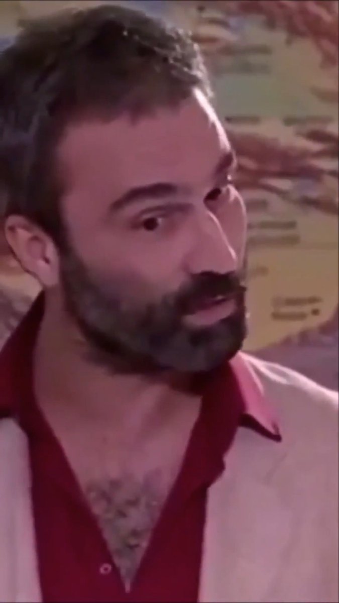 Bedir'in değişimi | Before / After Karakteri canlandıran Levent Güner'in oyunculuğuna hayran kalmamak mümkün değil. İlk bölümlerde St. Joseph mezunu lord aksanıyla konuşurken, devamında Hakkâri Yüksekova şivesine geçiş yapıyor. Değeri bilinmedi, mekânı cennet olsun.