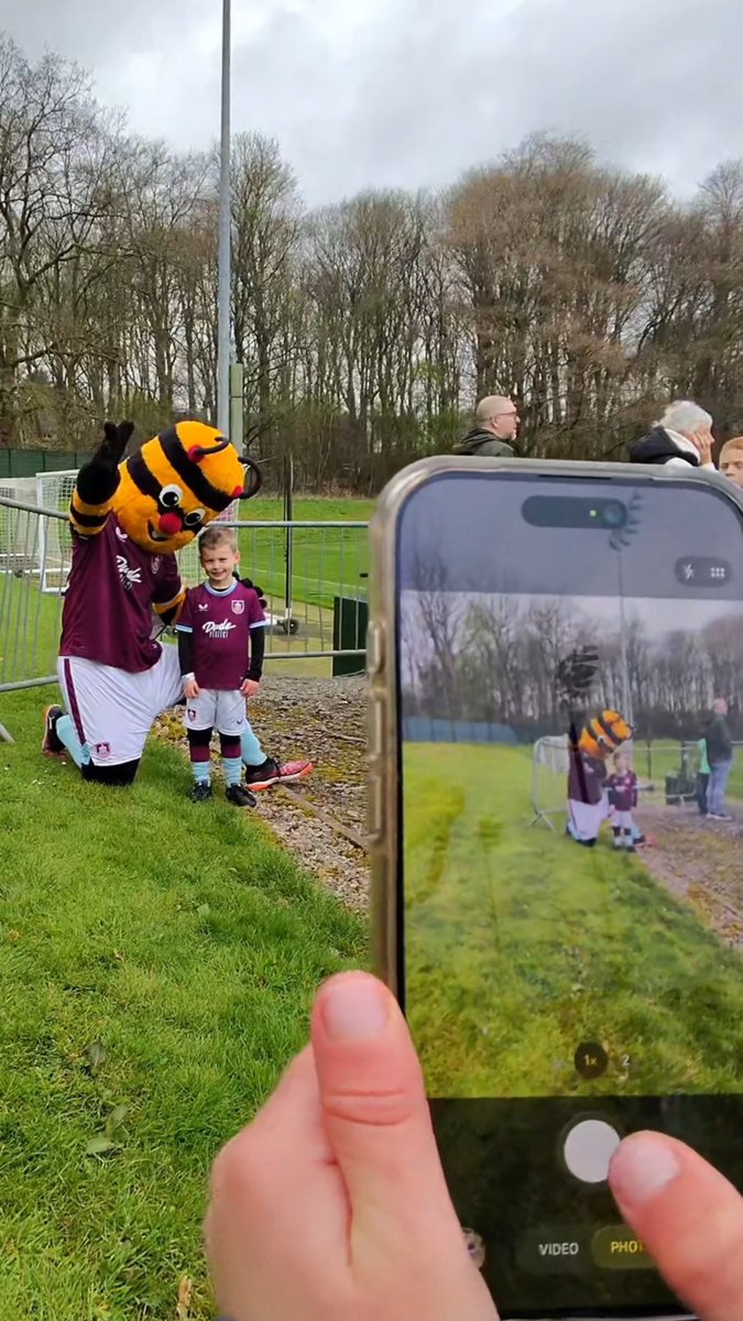 POV: watching practice, meeting players and having fun as a BFC Member at Burnley's recent Open Training Session 😎 Learn more about BFC Memberships here: