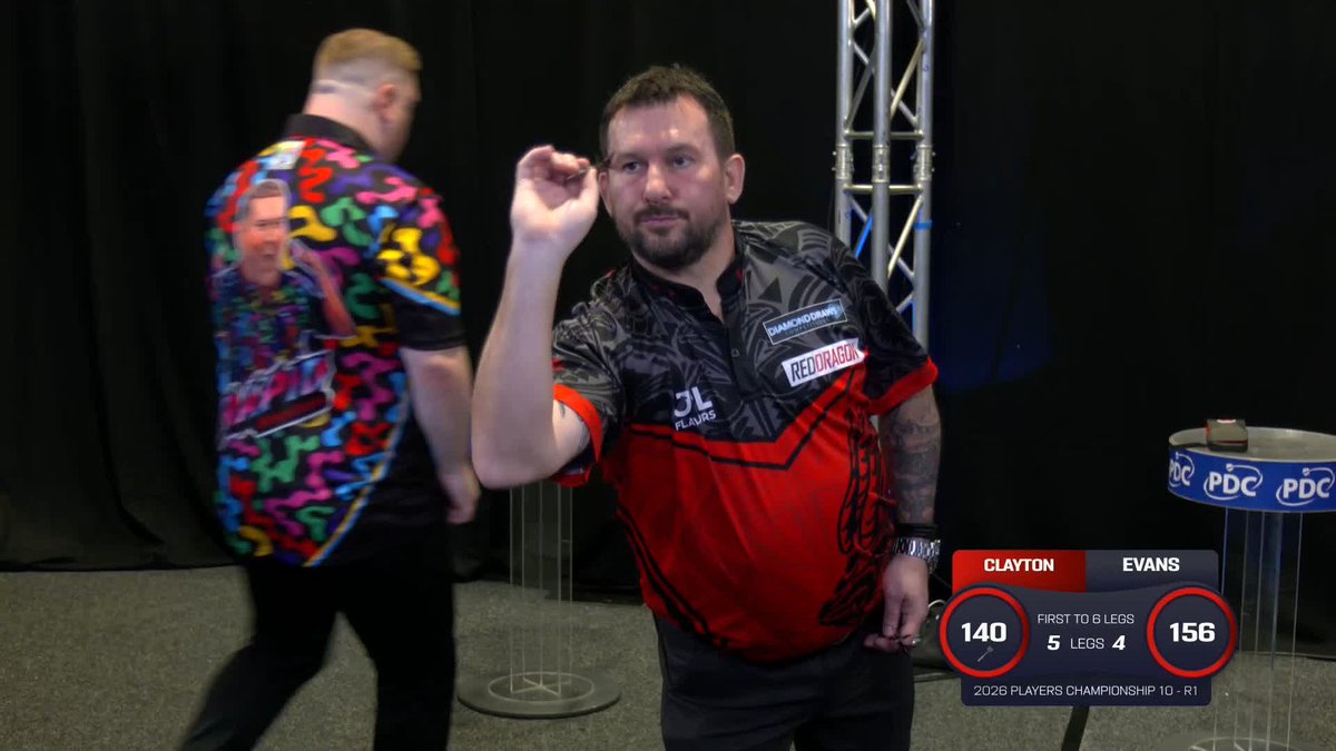 CLAYTON EDGES PAST EVANS! Jonny Clayton is through to round two, as the Premier League leader beats Ricky Evans 6-4 in #PC10! 📺 #PC10
