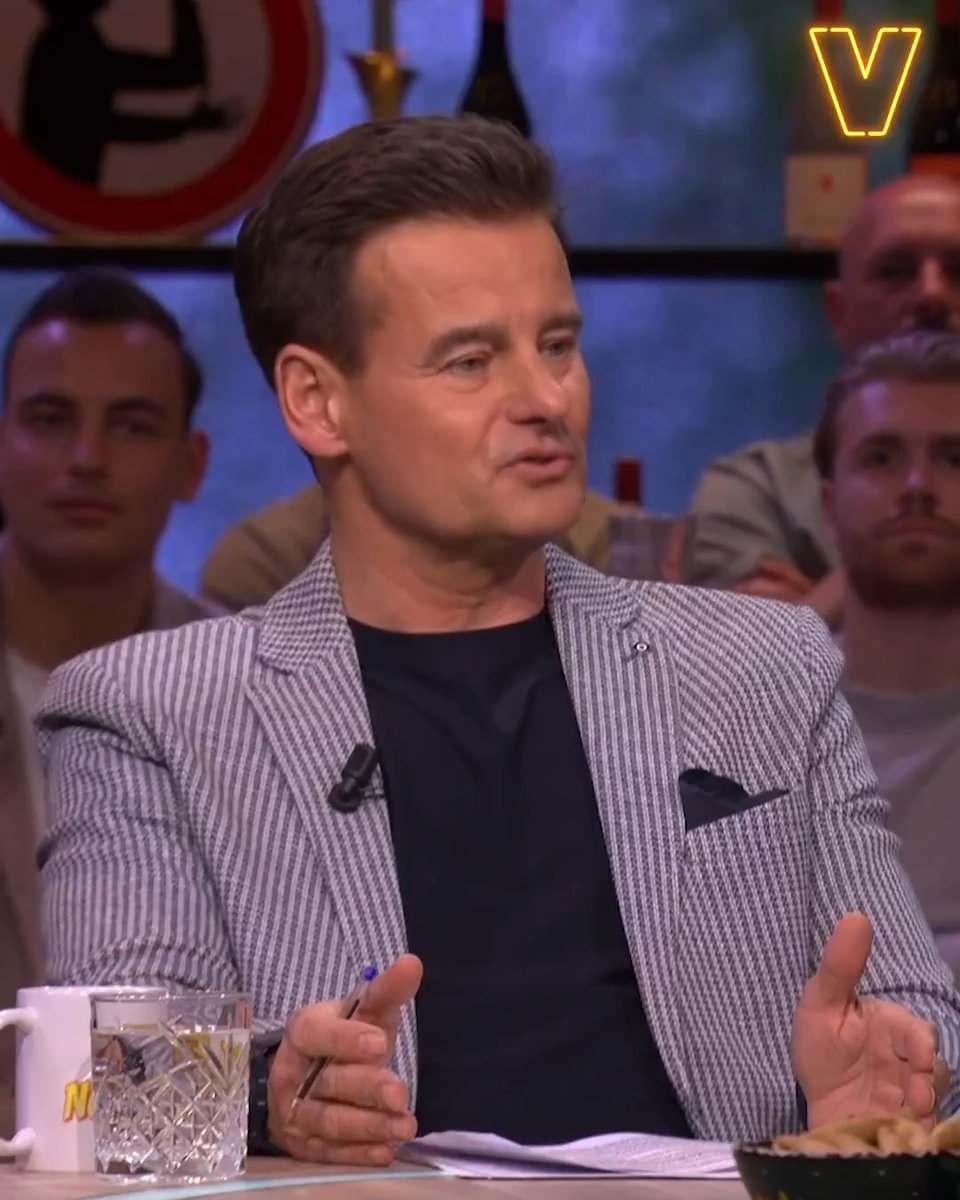 Wilfred Genee blikt bij Vandaag Inside terug op de duw van Arjen Robben bij een jeugdduel. 😅 #vandaaginside