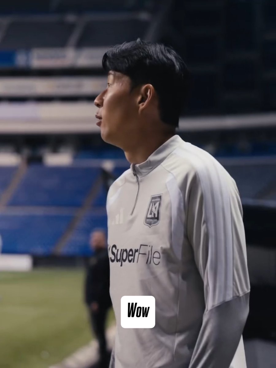 Jugó en todos los estadios de la Premier League y vean cómo se impacta con el Cuauhtémoc 🤩 Estadio mundialista, Sonny.