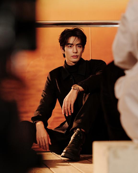 On set and in the moment. OMEGA Brand Ambassador Song Weilong brings natural ease to the Planet Ocean campaign. Follow the link for more on the collection. #OMEGA #PlanetOcean