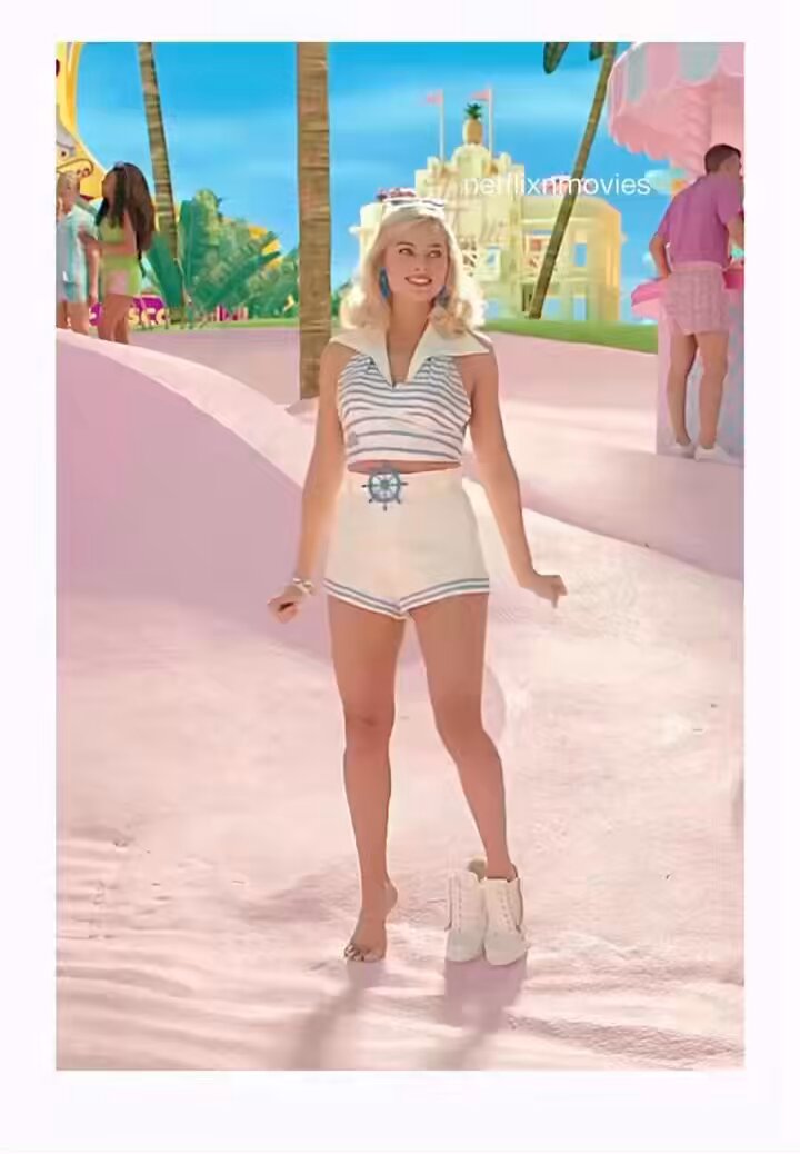 She has flat feet😭😭