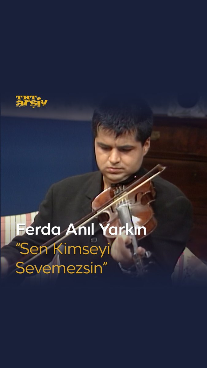 “Sen Kimseyi Sevemezsin” 🎻 Ferda Anıl Yarkın, babası Kamuran Yarkın’ın bestesini keman eşliğinde seslendiriyor. Bu güzel performans, Adnan Atilla’nın sunduğu Müzik Ekspresi’nde.