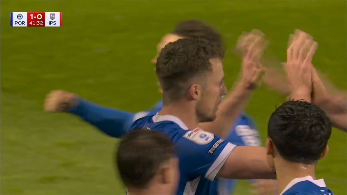 Portsmouth take the lead against Ipswich from a corner! 💥