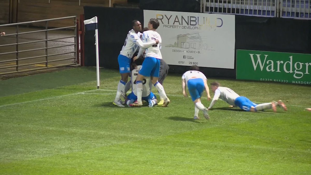 Barrow have scored two in the space of a minute in their fight to stay in the EFL! 🤯 Not one the Oldham 'keeper will want to see again in a hurry...