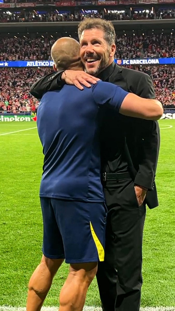 🥹🇦🇷 Just look what it means to Diego Simeone after reaching the Champions League semi-final with Atletico Madrid. He's been at the club for 15 years and counting. ❤️🤍