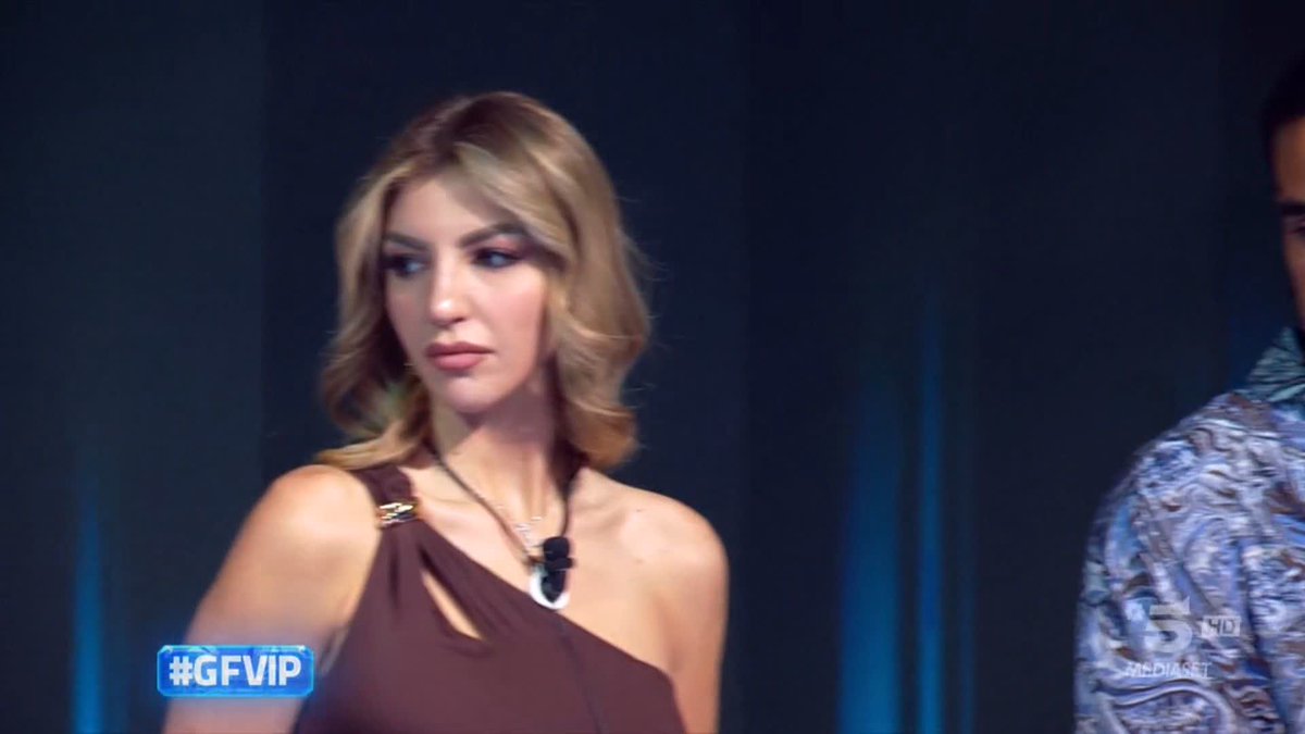 Lucia è la prima VIP al televoto e darà via a una catena di salvataggi #GFVIP