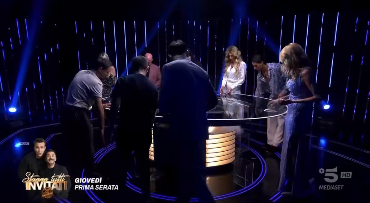 “Vai vai vai andiamo” “Io vado quando voglio, vai tu” “No prima le donne” “Vai tu. Non hai capito niente, come al solito non capisci niente” ALESSANDRA 😭😭 #gfvip