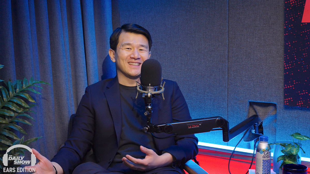 .Ronny Chieng and Kat Radley want Trump and Pope Leo to take their feud into a UFC ring