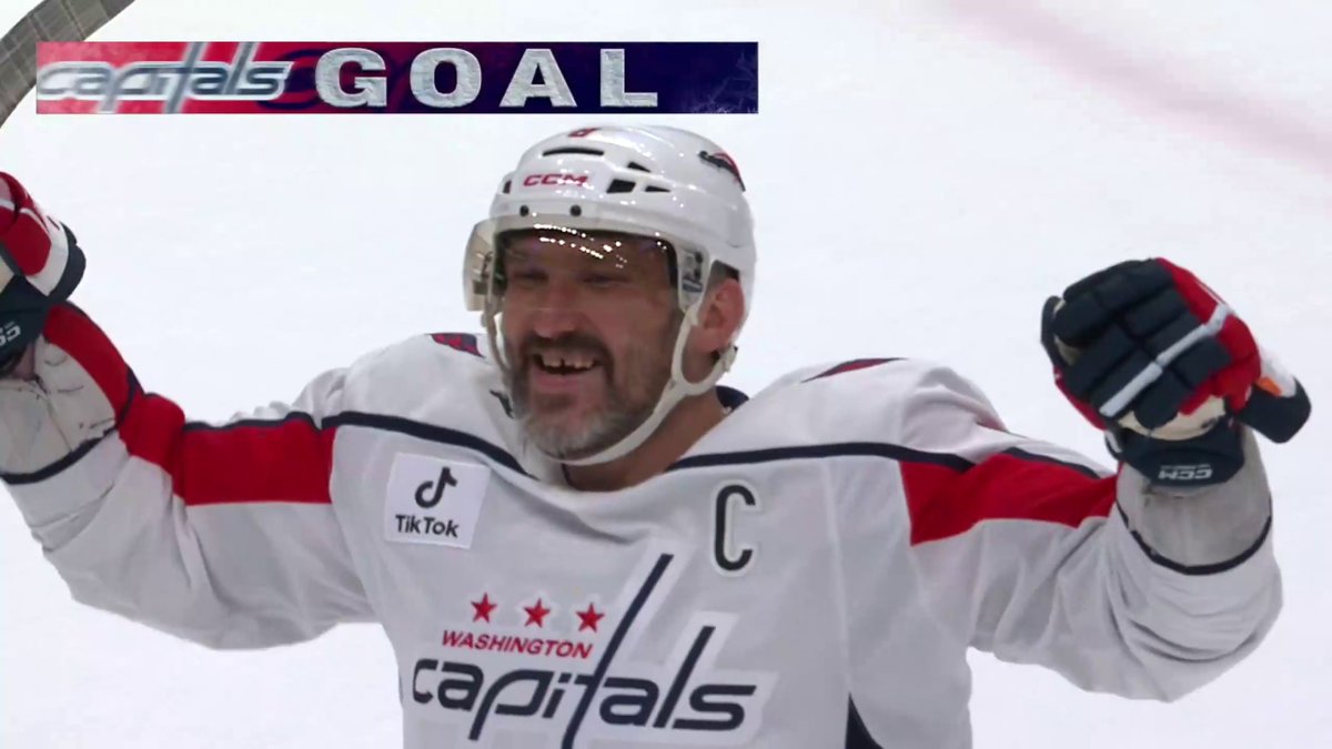 Jakob Chychrun on the power play to give Washington the lead! Ovi was loving it 🤩