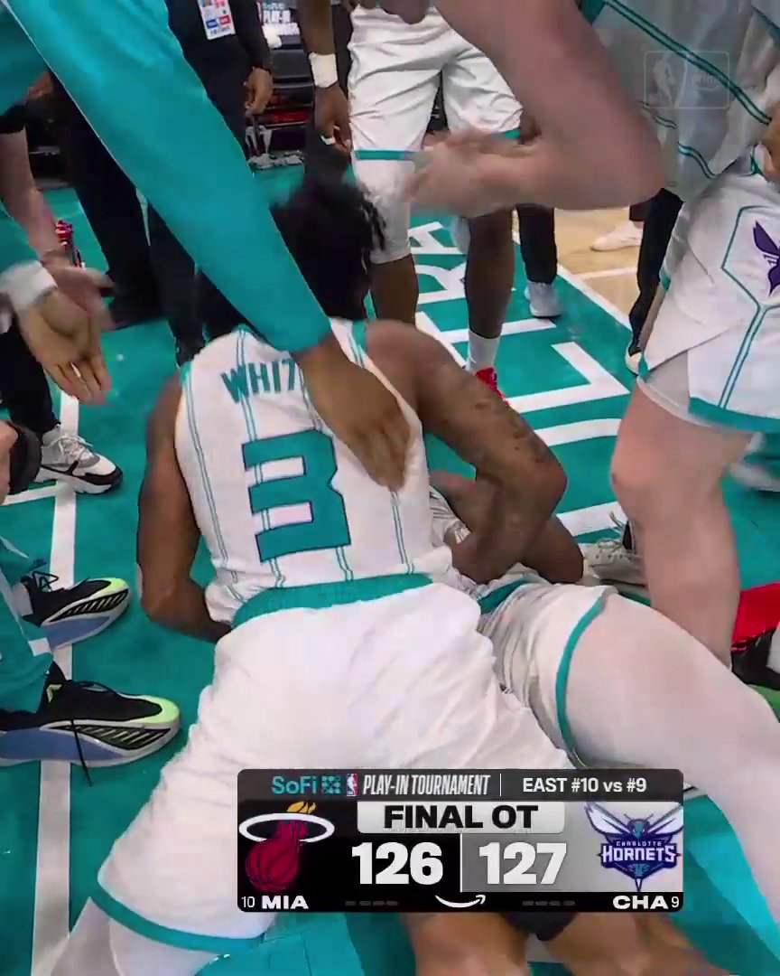LAMELO BALL LAYUP. MILES BRIDGES BLOCK. THE HORNETS WIN A SOFI PLAY-IN TOURNAMENT THRILLER IN OT 🤯