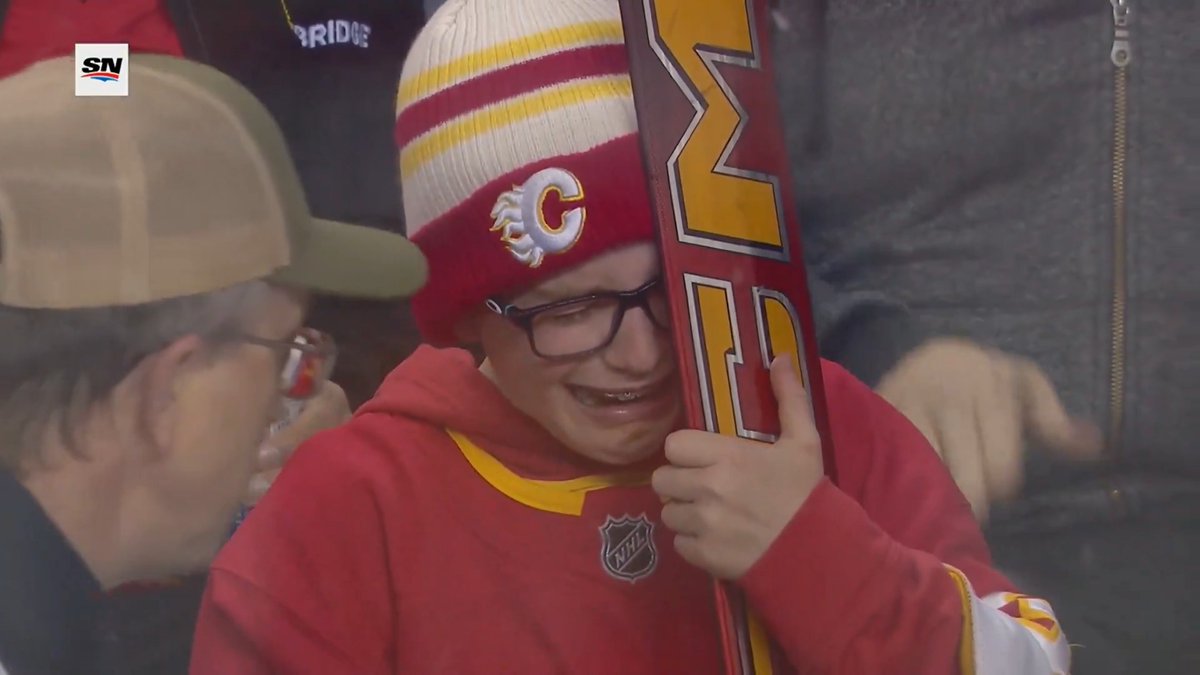 This is what it's all about 🥹 Wolfie spotted this young member of the C of Red and made sure one of his sticks made its way over ❤️