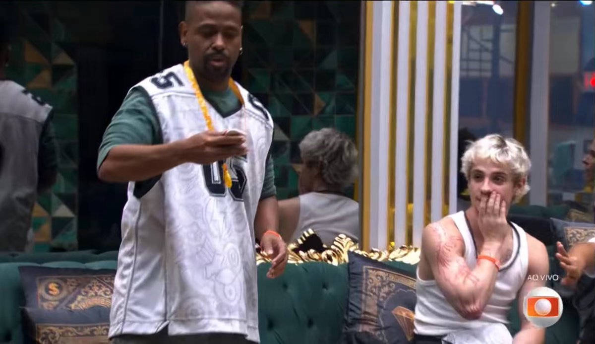 Ana Paula votou em Milena como estratégia, deixando a decisão nas mãos de Jordana. Junto com Milena e Juliano, eles já haviam combinado que um deles iria de qualquer forma. #TeamRenault #BBB26