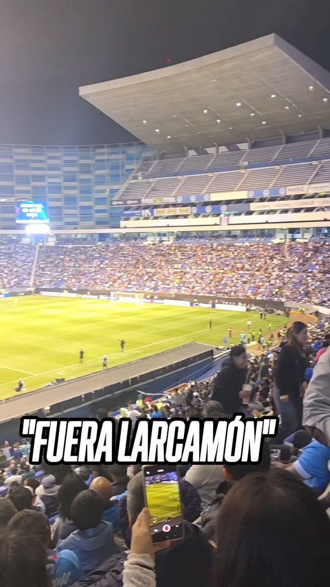 LA AFICIÓN DE CRUZ AZUL PIDE LA SALIDA DE LARCAMÓN 🔥 "Fuera Larcamón", se escuchó en el estadio Cuauhtémoc tras la eliminación de la Máquina en Concacaf a manos del LAFC 💥