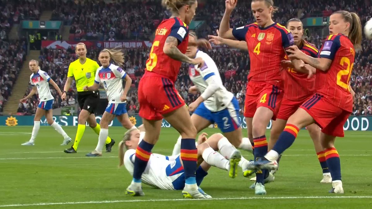 We're still thinking about this Alessia Russo assist! 🤯🔥 Lionesses