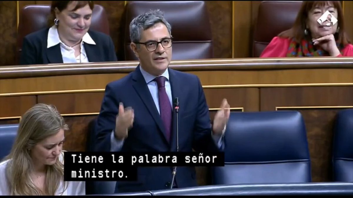 🟦 Ester Muñoz (PP): "Usted podría haber sido perfectamente ministro de Orban" 🟥 Bolaños: "Fingen alegrarse de que pierda Orban mientras negocian a escondidas con los amigos de Orban para los gobiernos autonómicos. De verdad, no haga el ridículo"