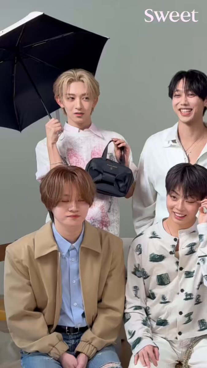 sweet5月号本誌表紙は #MAZZEL ✨ #NAOYA さんが持っているのは!? 今月号の #付録 、#ジルバイジルスチュアート の持ち手つきビッグリボンポーチ&amp;晴雨兼用折りたたみ傘🎀🌂 ぜひみんなでおそろいにしちゃいましょう！ ▼購入はこちら MAZZEL #MAZZEL #BMSG