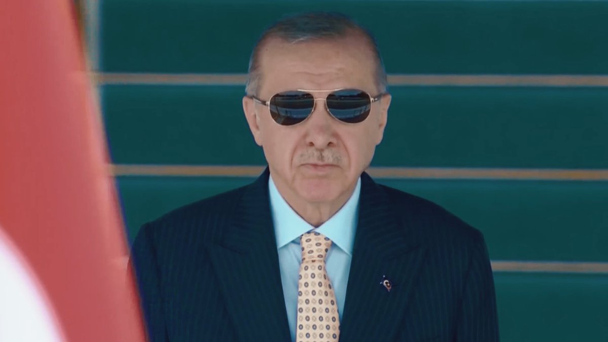 Küresel siyasette âdeta bir şahlanış döneminde olan Türkiye, ne yazık ki içeride ana muhalefetin yönettiği belediyelerde kelimenin tam anlamıyla bir fetret devri yaşıyor.