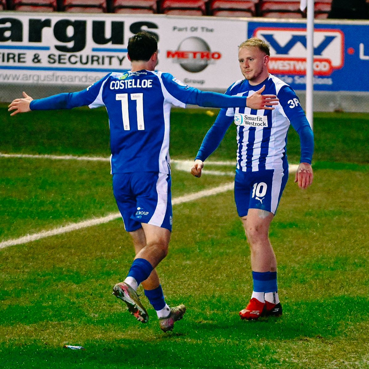 JT 🤝 bagging at the Brick! #wafc