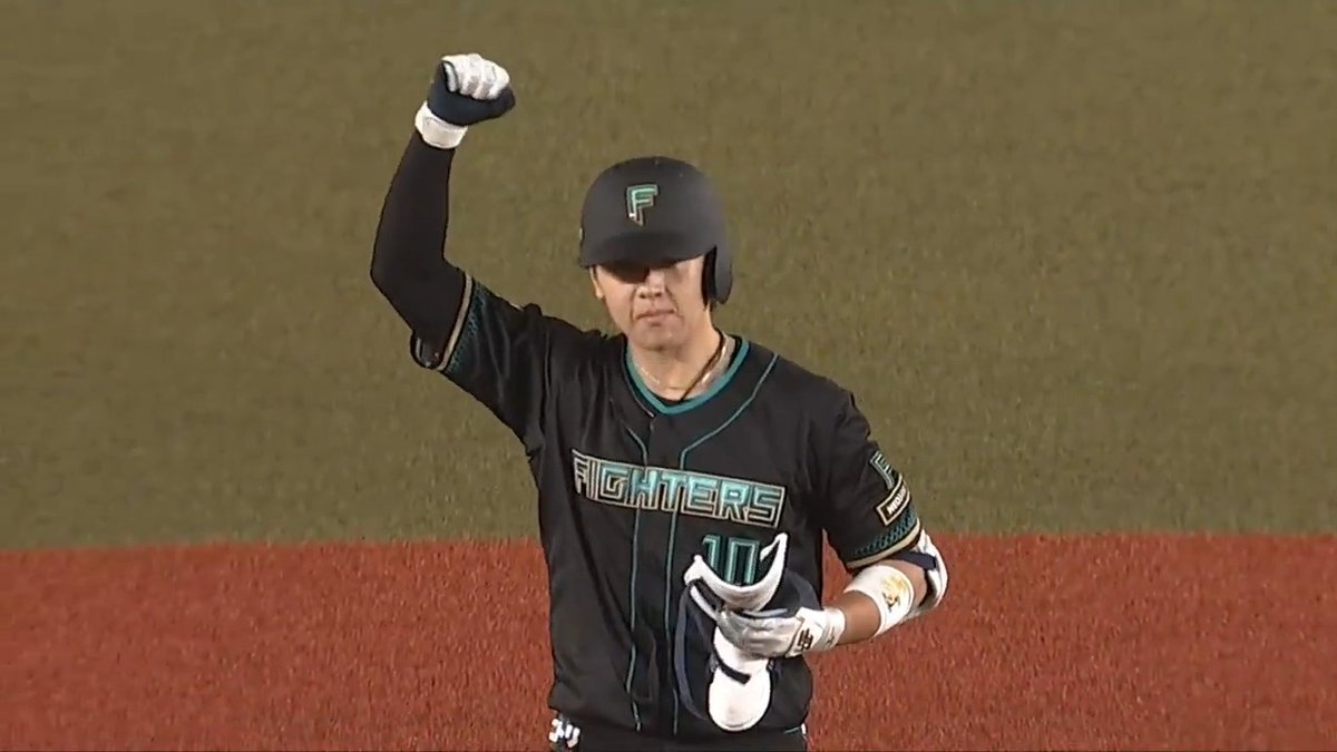 スタメン起用に応える一打‼ 清水優心選手がライトへタイムリーを放ち、さらに2点を追加🙌🙌 #ドミれ #lovefighters 「エスコンフィールドユニフォーム2026・レプリカキャップ2026」一般販売中！