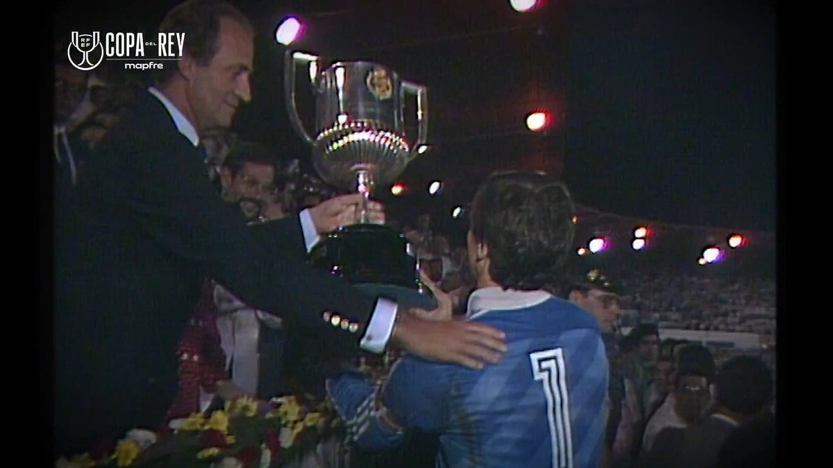 Ahora que está tan en tendencia lo retro... ¿Qué tal si viajamos a la final de Copa de 1987? ⚽️ Esta es la historia de una partido épico y único entre Real Sociedad Fútbol y Atlético de Madrid. ℹ️ Toda la información: #CopaDelReyMapfre | #LaCopaMola