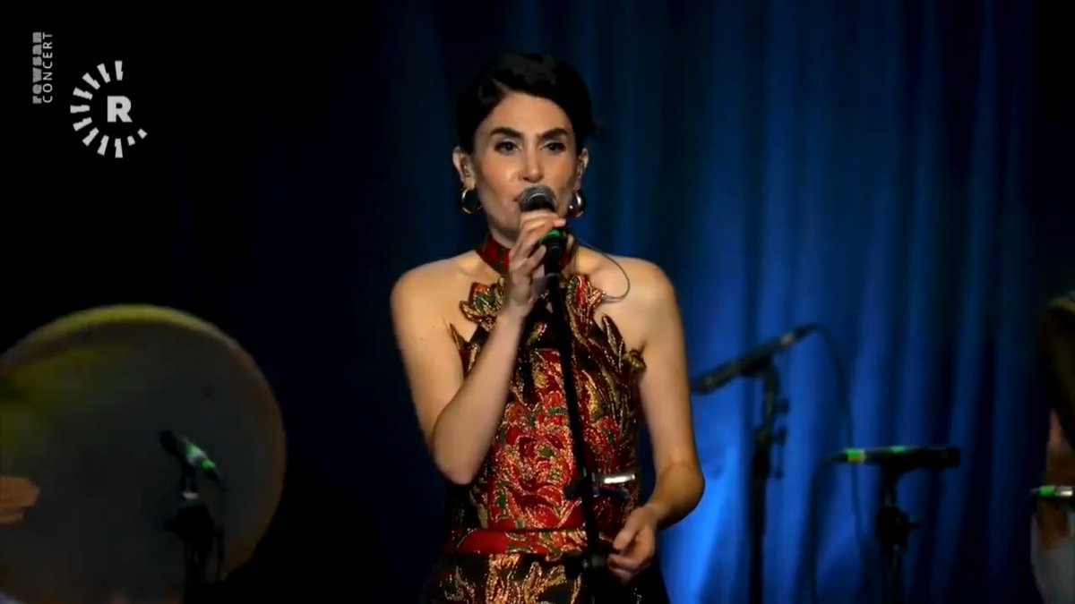 #VÎDEO - Rewşan Çelîker li Fransayê beşdarî Festîvala Birkleyn Soundê dibe