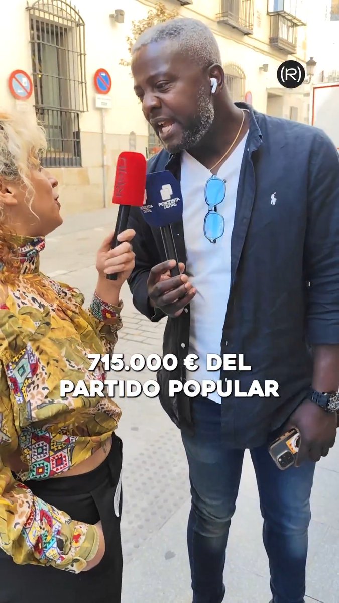 📽 alemvelasco_ ha tenido un encuentro muy didáctico con el ultra Bertrand Ndongo, que ha sacado a pasear todo el repertorio de bulos ultras para evitar responder a una sencilla pregunta 👇🏽
