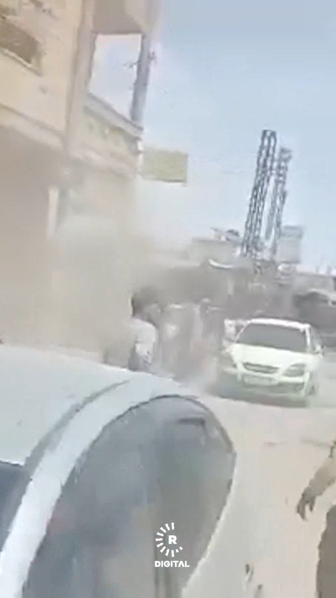 #VİDEO- Suriye'nin Rakka kenti karıştı Yaşanan kavga sonrası bir kişi aracıyla insanları ezmeye çalıştı O anlar saniye saniye kameralara yansıdı