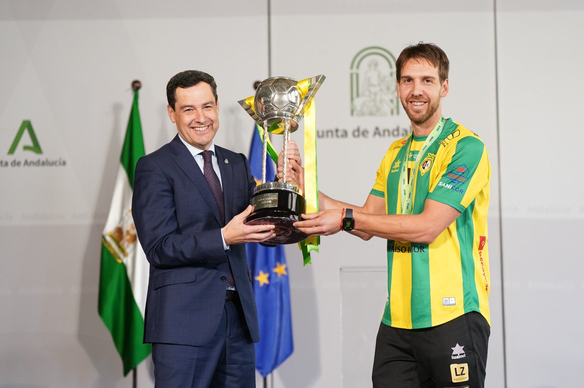Son un espejo donde mirarnos. La humildad, el espíritu de equipo y trabajar muchísimo da resultado: estamos muy orgullosos de la 4ª Copa de España del Jaén Paraíso Interior FS. Enhorabuena y gracias por hacer #MarcaAndalucía. ¡Los sueños se cumplen! #SomosJaén💛