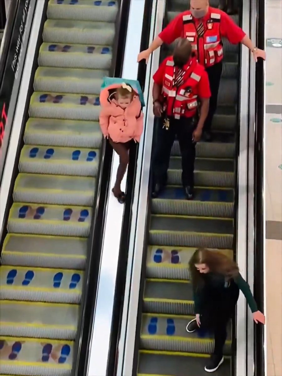The way she’s climbing over the escalator just to go back up is actually frying me... who is this diva lmfaooo😭😭😭