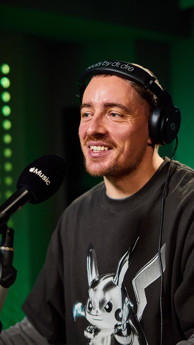 .Dermot Kennedy gives J. Cole his flowers when explaining that lyrics are at the forefront of what he does musically. Listen to the full radio takeover on Apple Music.
