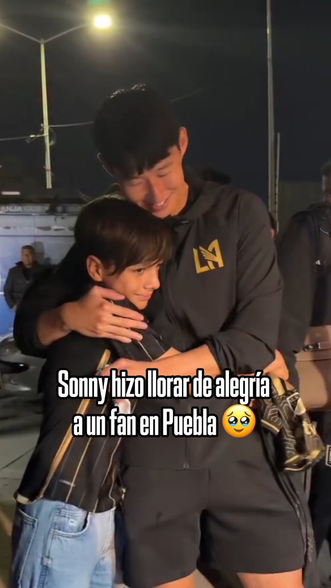 🥰 🇰🇷 Heung-Min Son es ÚNICO. No tenemos dudas y sí muchas pruebas. 🫰 Así hizo feliz a un pequeño en Puebla. (vía ferremolkito)