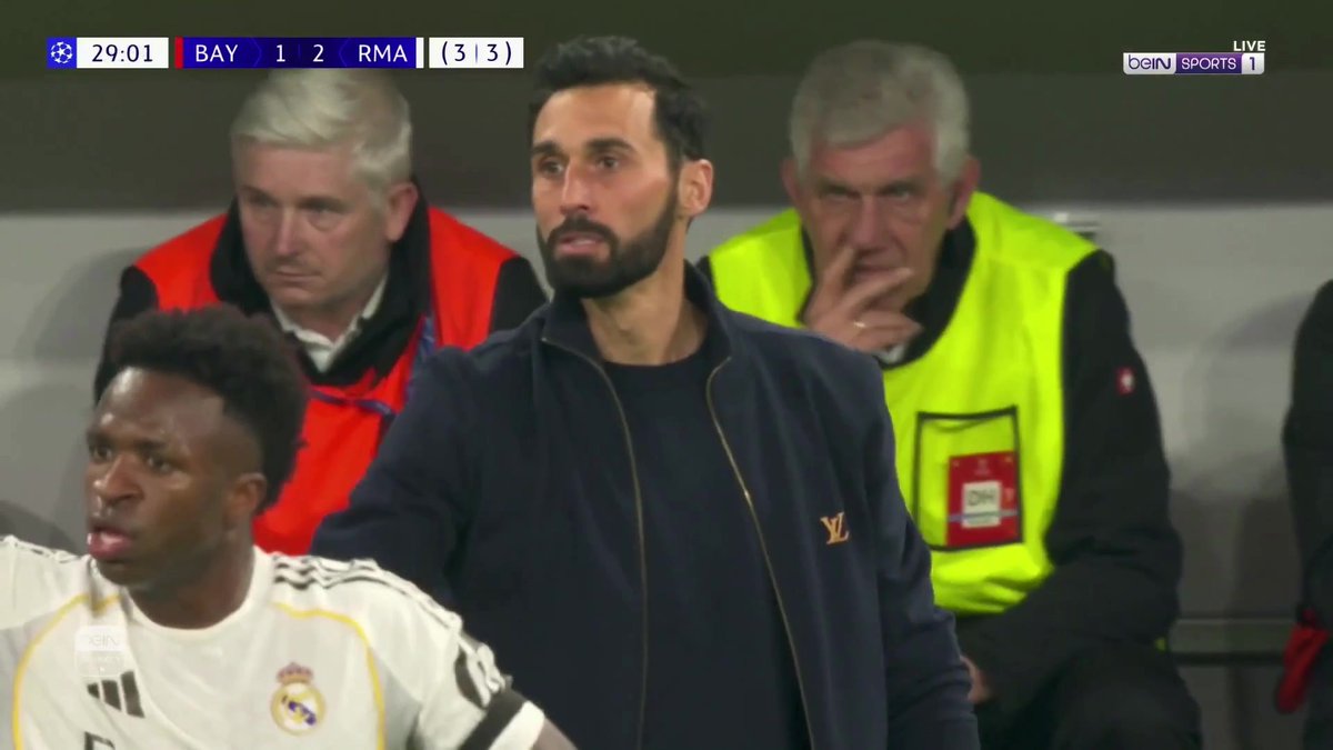 غولير يسجل مجددًا للفريق الملكي من ركلة حرة مباشرة 🥅⚪️ #دوري_أبطال_أوروبا