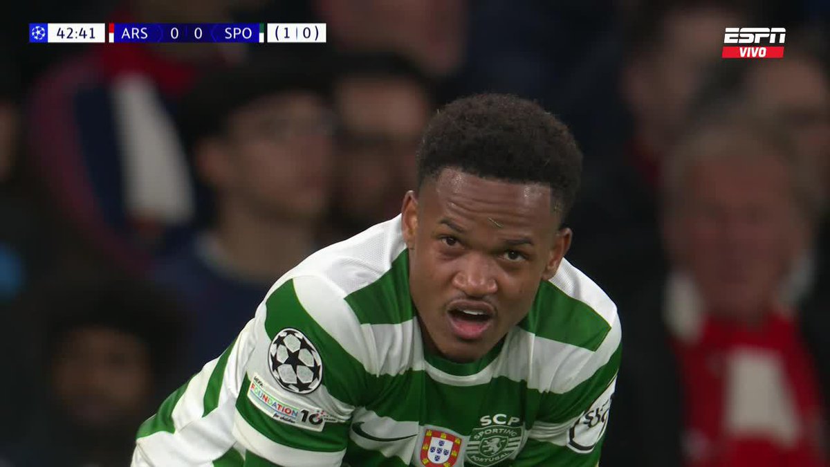 ¡¡SONIDO METÁLICO!! Geny Catamo tuvo el primero de Sporting CP ante Arsenal pero el palo se lo negó. ¡Era un golazo! 📺 Toda la #UCL por #DisneyPlus Plan Premium