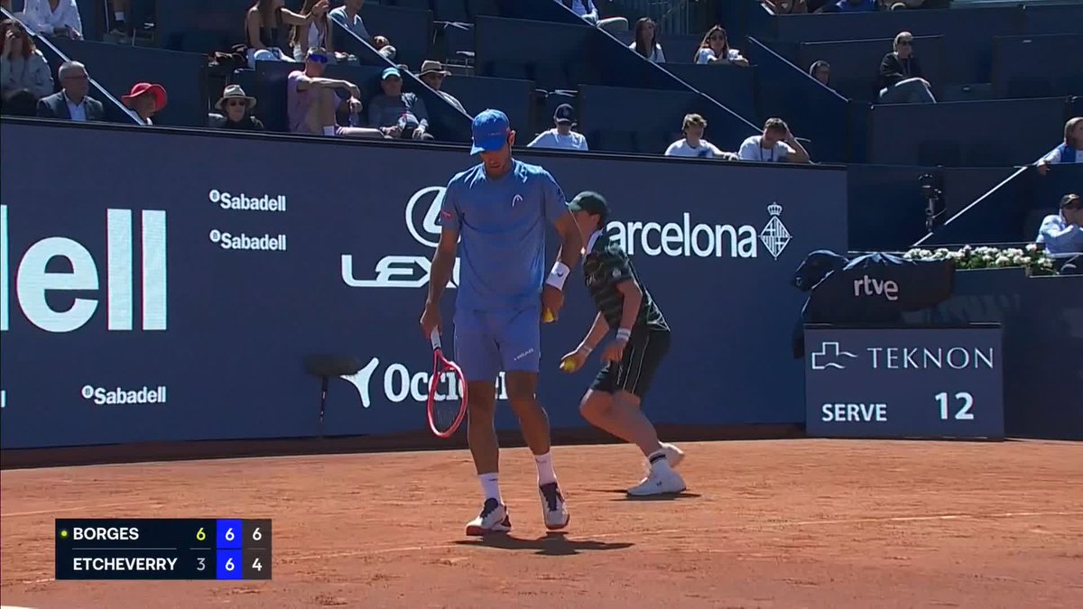 "I have never seen anything like that in my life" 🤯 Nuno Borges with the underarm serve ace to seal the win!