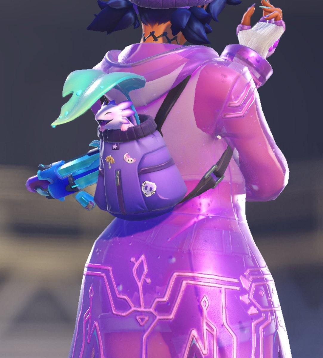The new #Overwatch Sombra looks really cute 💜 Axolotl😝🍃