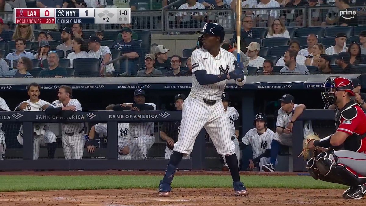 Jazz Chisholm Jr. is wearing his pants like Jackie Robinson tonight as a tribute 💙 #Jackie42