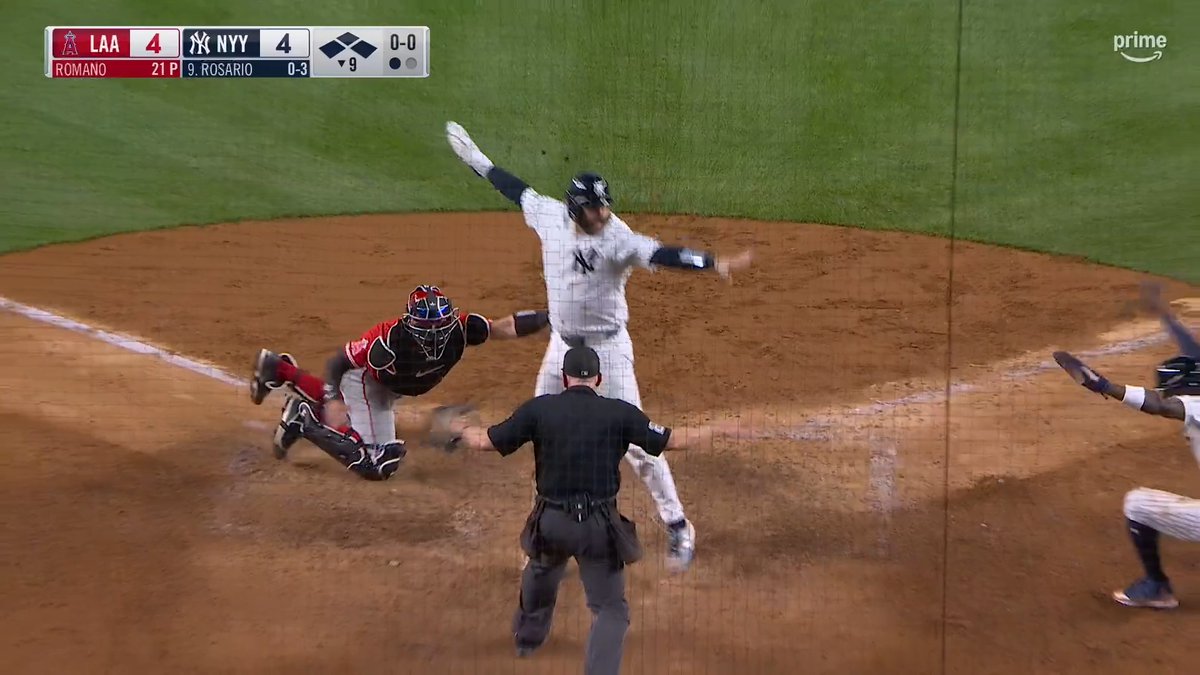 JOSÉ CABALLERO WALKS IT OFF FOR THE @YANKEES!