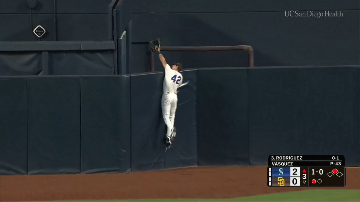 JACKSON MERRILL ROBS JULIO RODRÍGUEZ OF A HOMER!