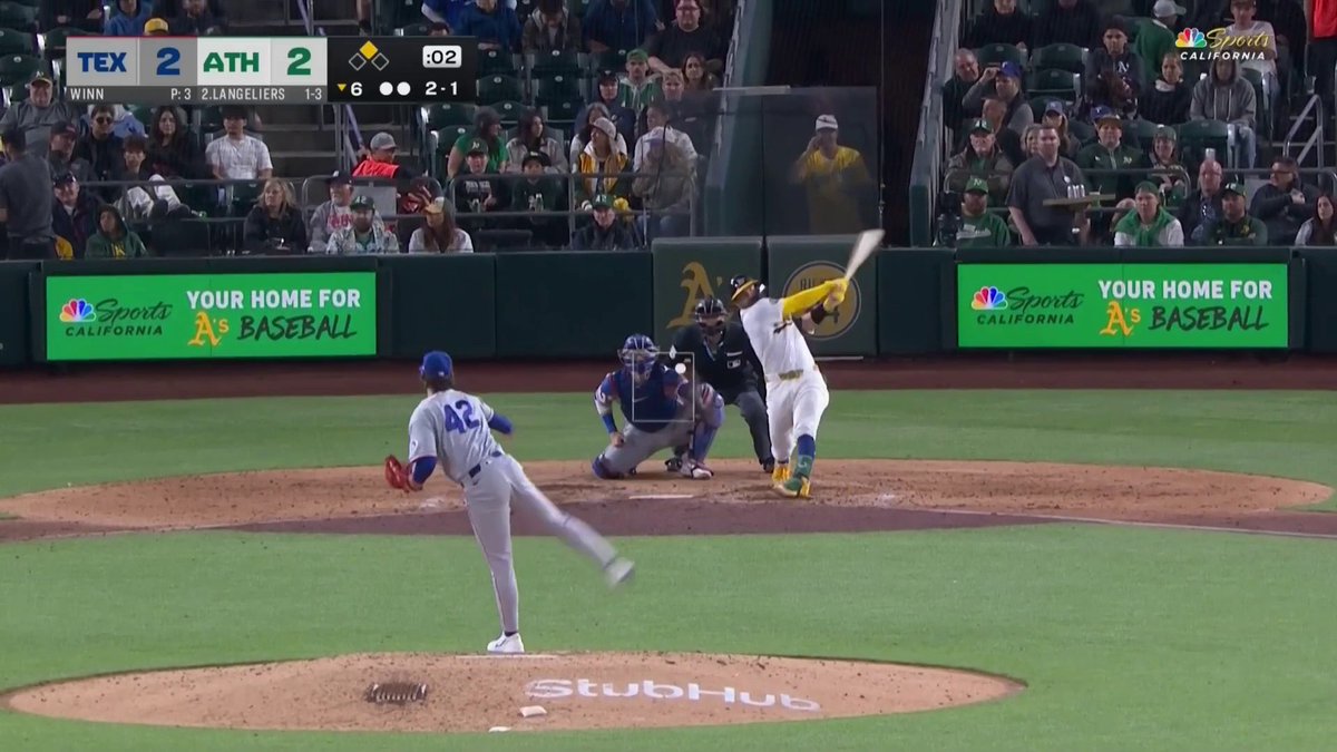Bangeliers hits one 467 feet!